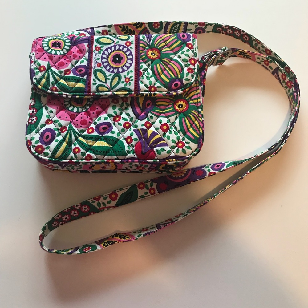 Vera Bradley small purse in viva la Vera pattern